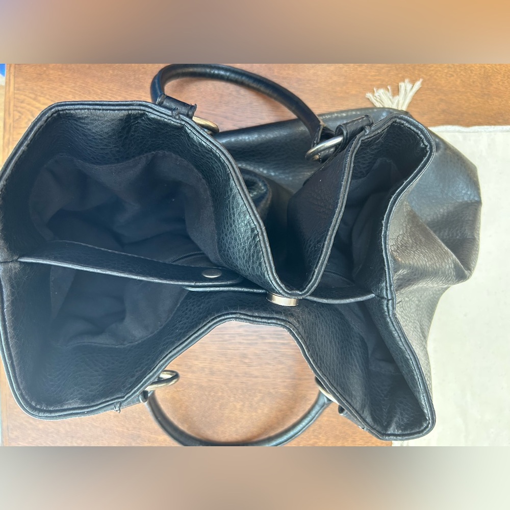 ROXY large BlackTote Bag, double handle, secure cinch up snap system. - Picture 3 of 10
